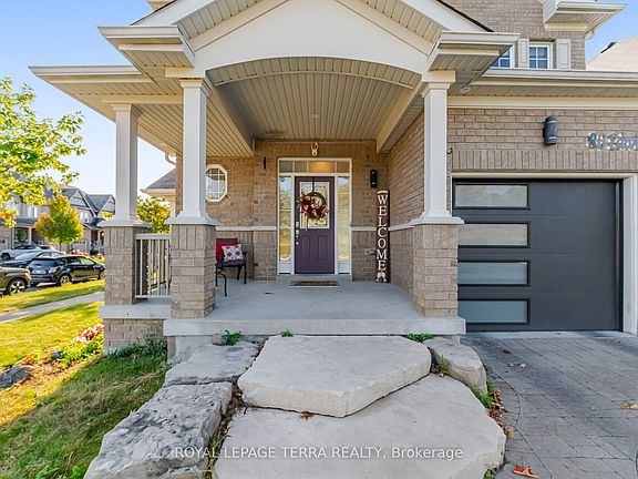 5th image of 86 Edwin Carr St