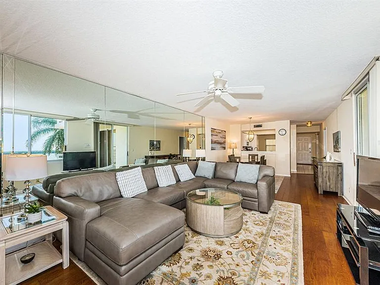 6105 Bahia Del Mar Cir #382 — Photo 9