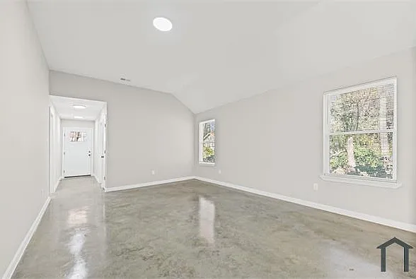 1150 Melrose St — Photo 7