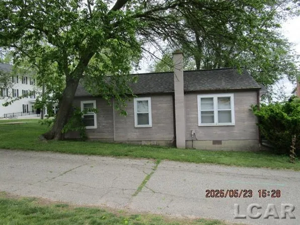 2109 Marsh Dr, Manitou Beach, MI 49253