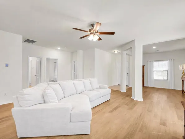 10510 Watershed Dr, Rosharon, TX 77583