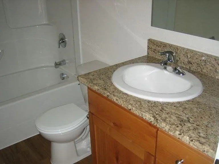 1587 SW Hayter St — Photo 15