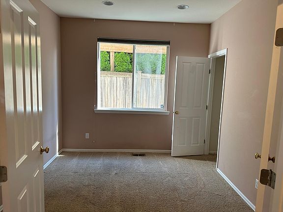 5th image of 1344 226th Ct SE