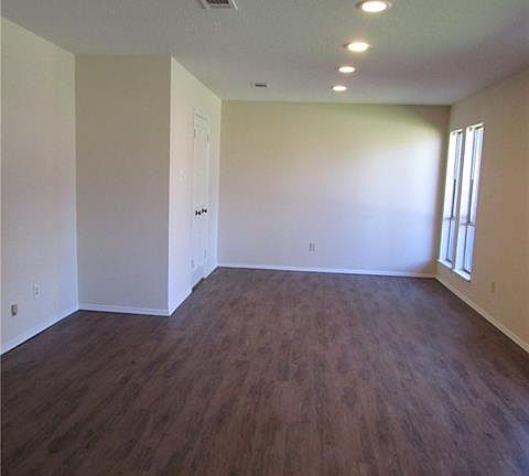 5th image of 4608 Waycrest Dr