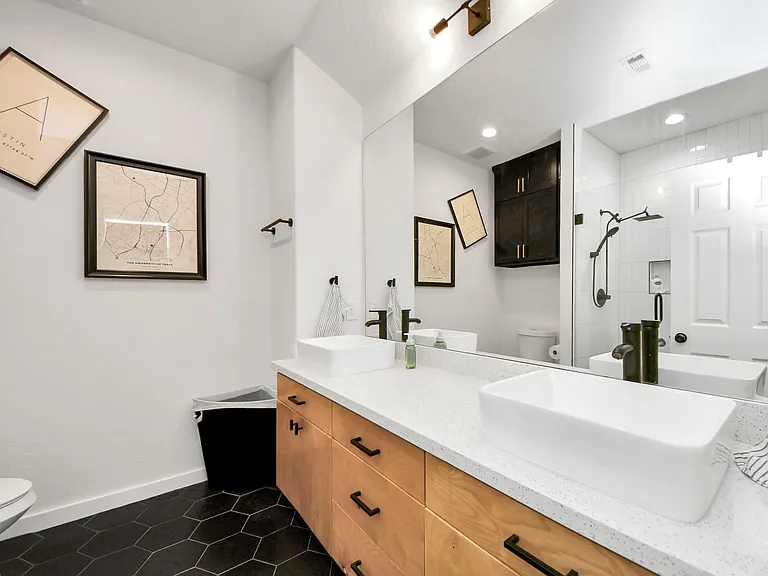 111 Jenkins St — Photo 14