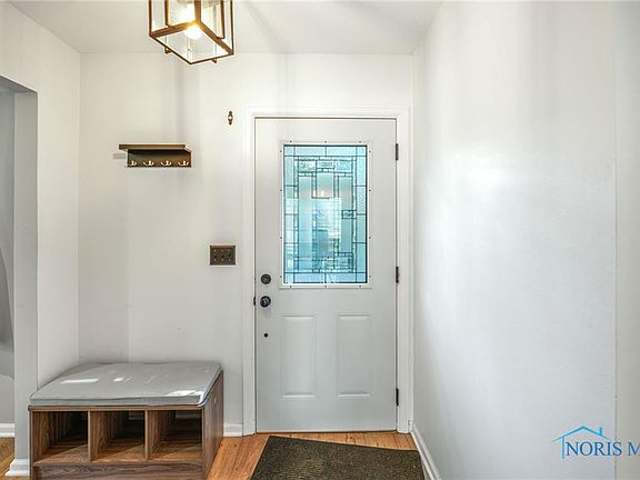 4th image of 6941 Kinsman Dr