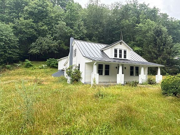 3rd image of 771 Arkansaw Rd