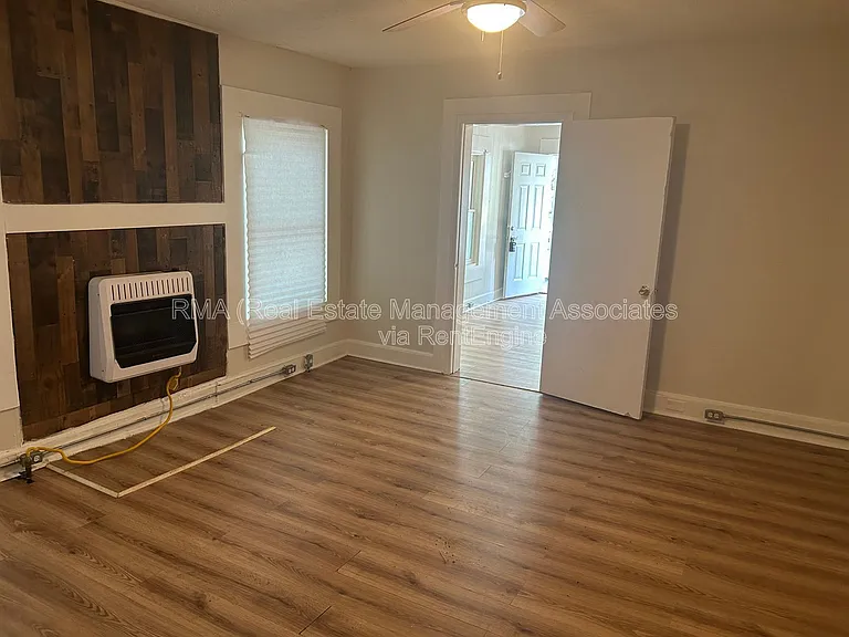 1104 Meriwether St — Photo 3