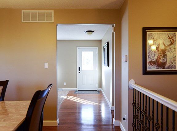 4th image of 3927 Greenbrier Dr