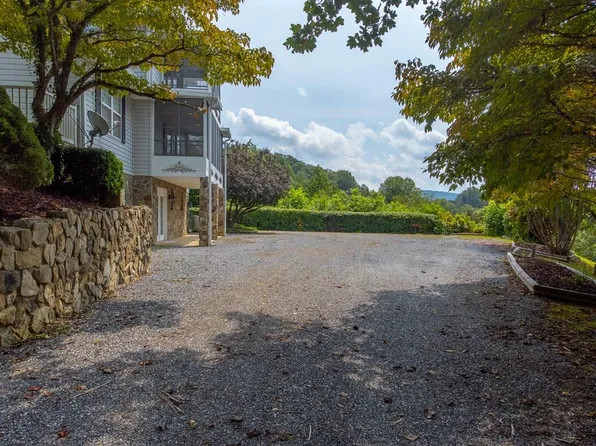 273 Pressley Circle Rd, Franklin, NC 28734