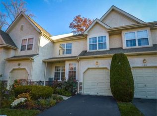 138 Green Valley Cir, Dresher, PA 19025