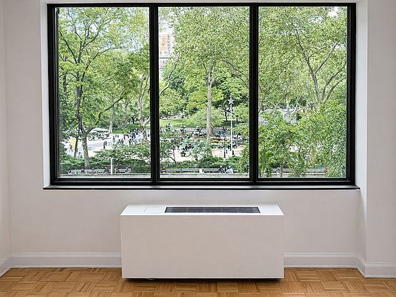 2nd image of 5 E 22nd St APT 3M