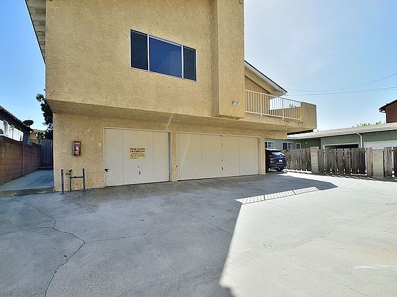 2nd image of 1708 Marshallfield Ln APT B