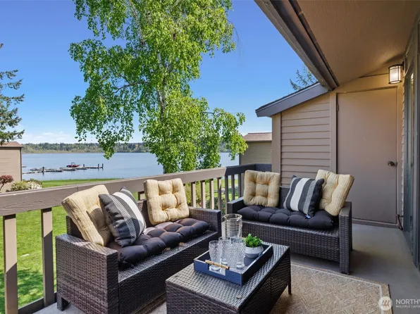 17434 NE 40th Place #C5, Redmond, WA 98052