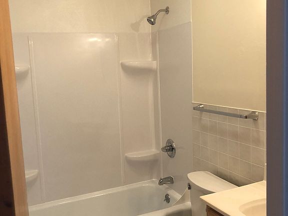3rd image of 728 Saint Charles St #3