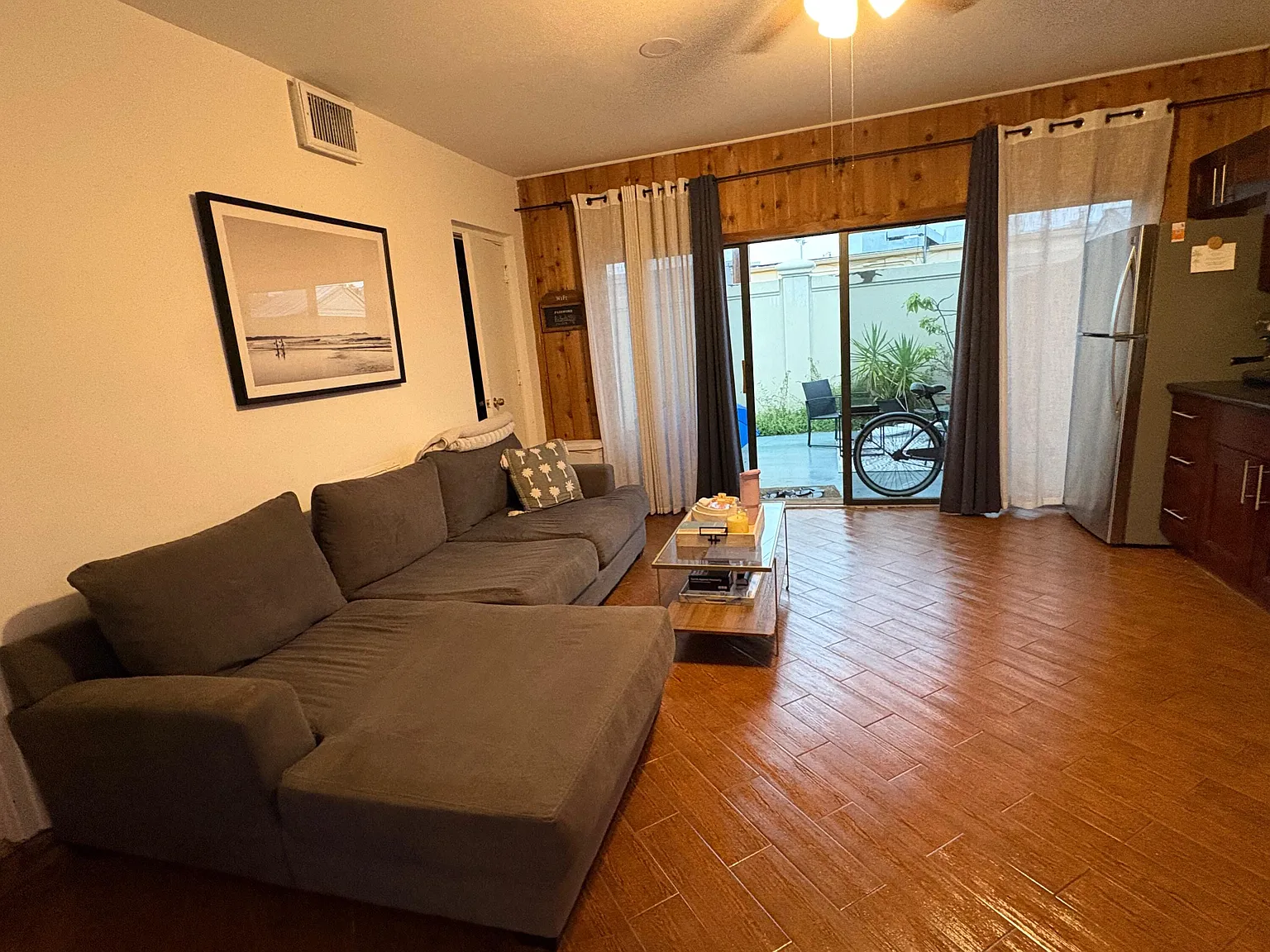 1 bed, 1.0 bath, 900 sqft, $2,300 — Photo 4
