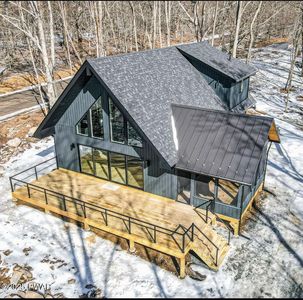 115 Spotted Fawn Rd, Greentown, PA, 18426