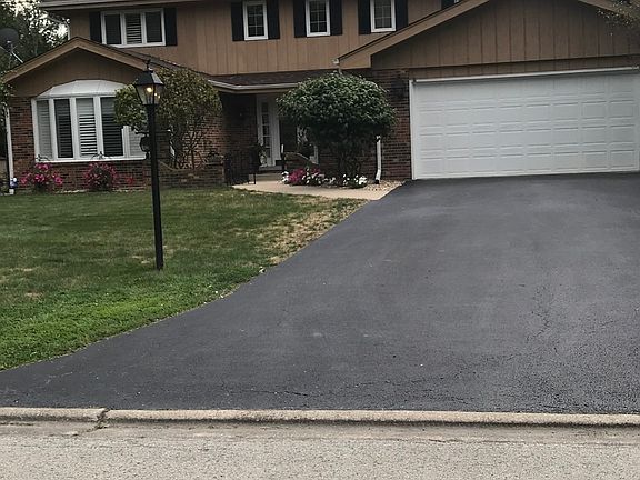 2nd image of 20950 Cambridge Ln