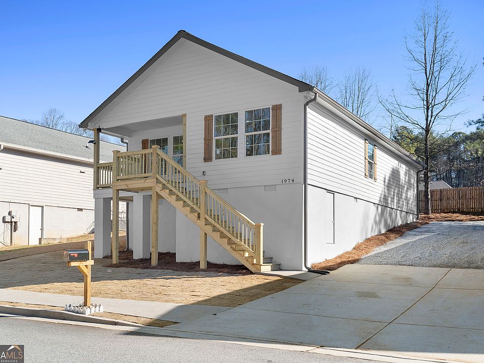 1st image of 1974 Thomasville Estates Dr SE