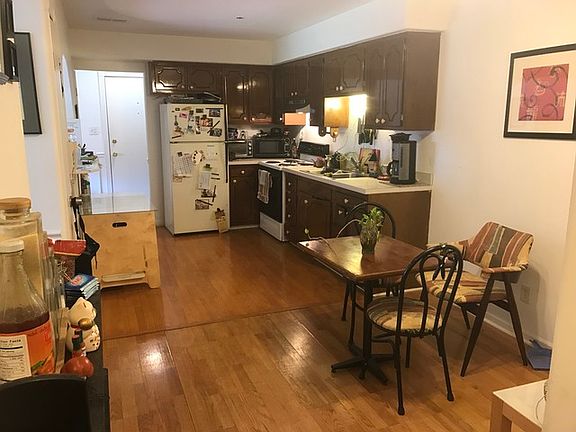 4th image of 1100 N Farnsworth Ave #2
