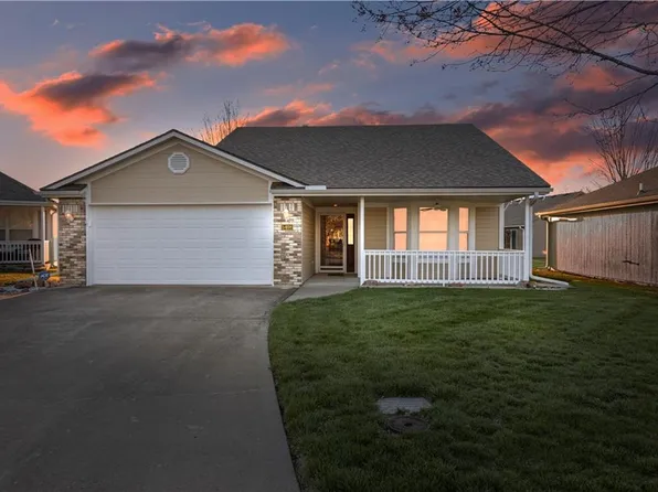 5408 S Downey Ct, Independence, MO 64055