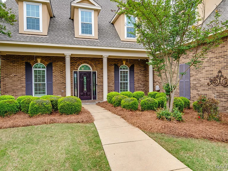 2230 Wyndgate Dr — Photo 3