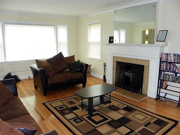 4th image of 10427 S Claremont Ave