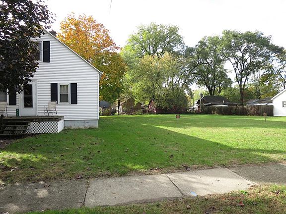 2nd image of 324 Himes St SE