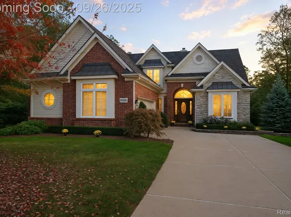 35825 Abington Ct, Farmington Hills, MI 48335