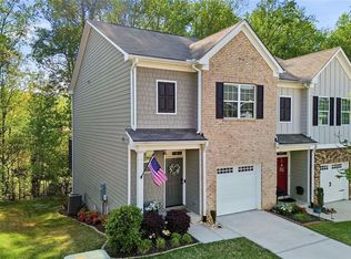 1528 Bluff Valley Cir, Gainesville, GA 30504
