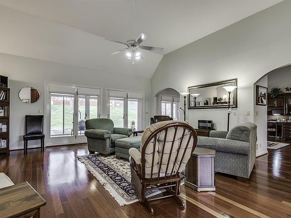5th image of 1416 Holly Hill Dr