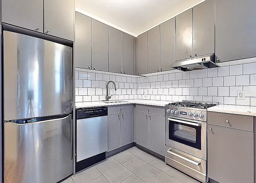 344 Cabrini Boulevard — Photo 2