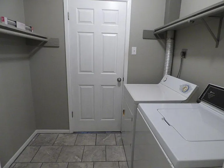 6680 Whispering Oak Pl — Photo 19