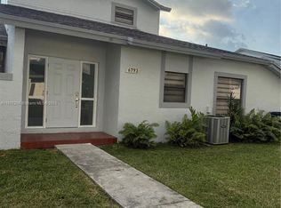 Westwind Lakes, Miami, FL 33193