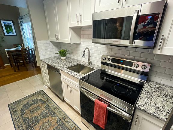 3rd image of 2205 Arapahoe Ave APT 12