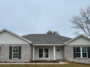22 Sparrow, Newton, AL 36352