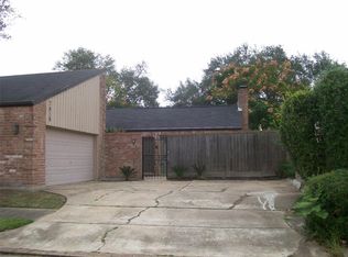 7818 Vickijohn Dr, Houston, TX 77071