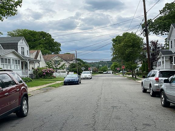 4th image of 119 Parker Ave
