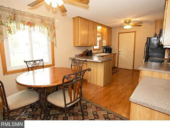 4th image of 2724 Chertsey Dr