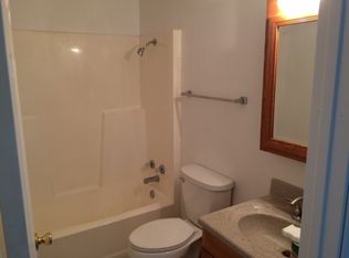 506 Park St APT 4, Minot, ND 58701