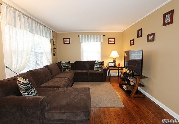 3rd image of 31 Lexington Ave