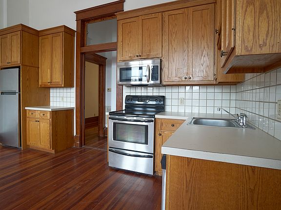 4th image of 100 W Hopkins St #204