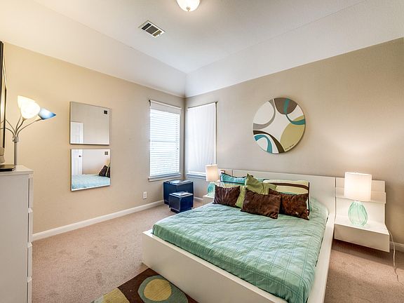2nd image of 906 Corkwood Trl