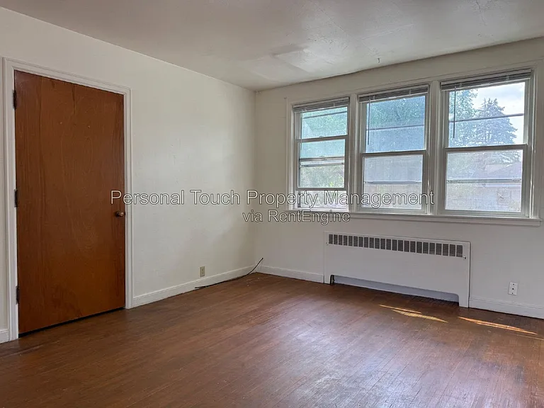 517 12th Ave N #6 — Photo 3