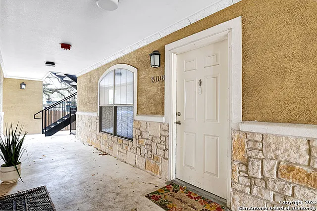 Snowden Heights Condominiums — Photo 2
