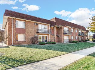 943 Olive Rd APT 5A, Homewood, IL 60430