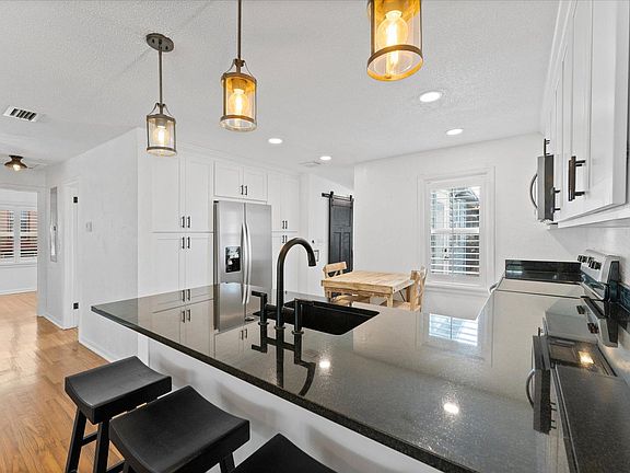 5th image of 354 Nautilus Ave