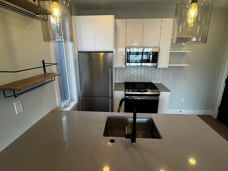 277 Border St #501 — Photo 5