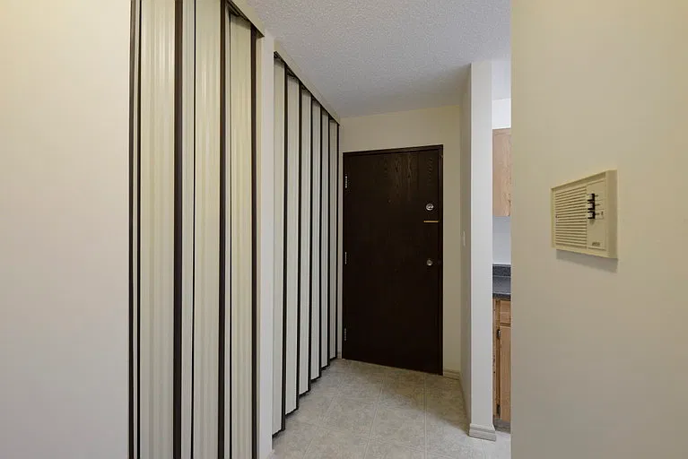1 bed, 1.0 bath, 689 sqft, $1,175 — Photo 4