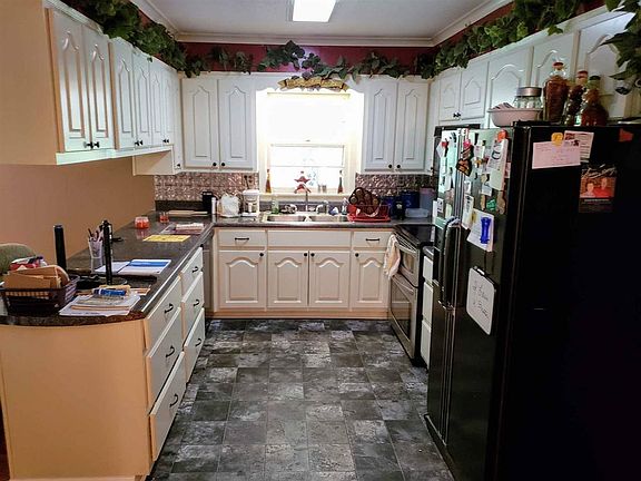 2nd image of 75 Fair Oaks Dr